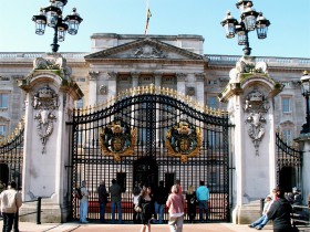 2007 Lon 295 Omkirng Buckingham Palace