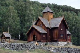 10933 Uvdal Stavkirke