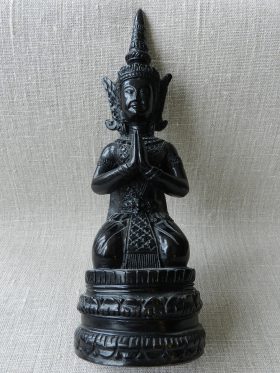 2016-0220-buddhistisk-apsara-bangkok