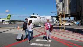 Vi skifter fly i Riga til Vilnius