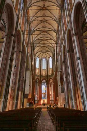 Mariakirken i Lübeck - hvælvingerne er ca. 40 m. høje. Det er Tysklands tredje største kirke